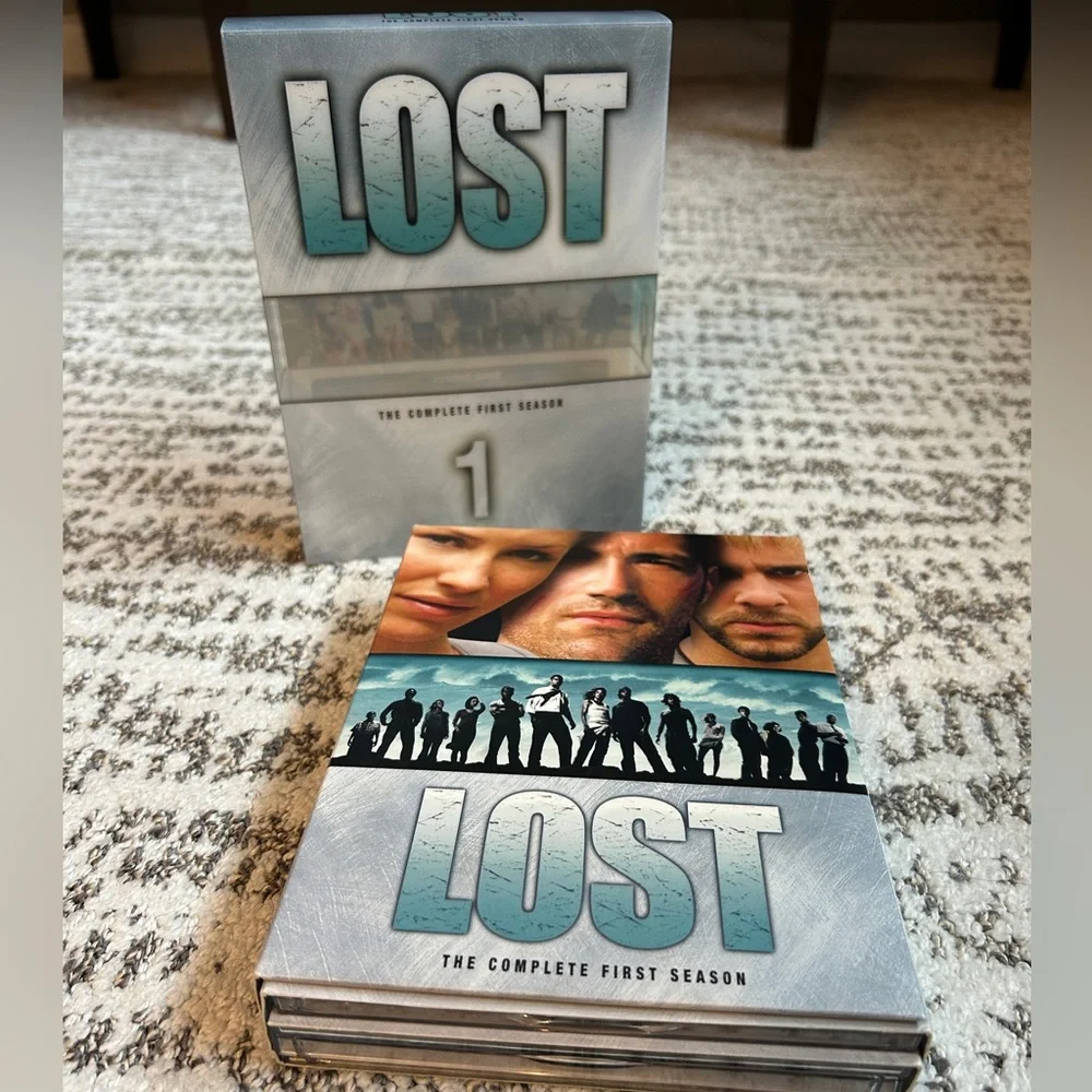Lost: The Complete First Season 7-Disc DVD Box Set - Picture 3 of 12